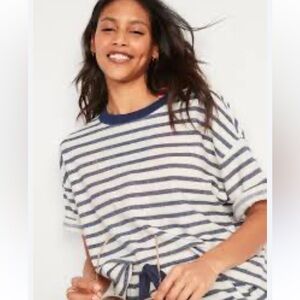 Women’s Old navy tee